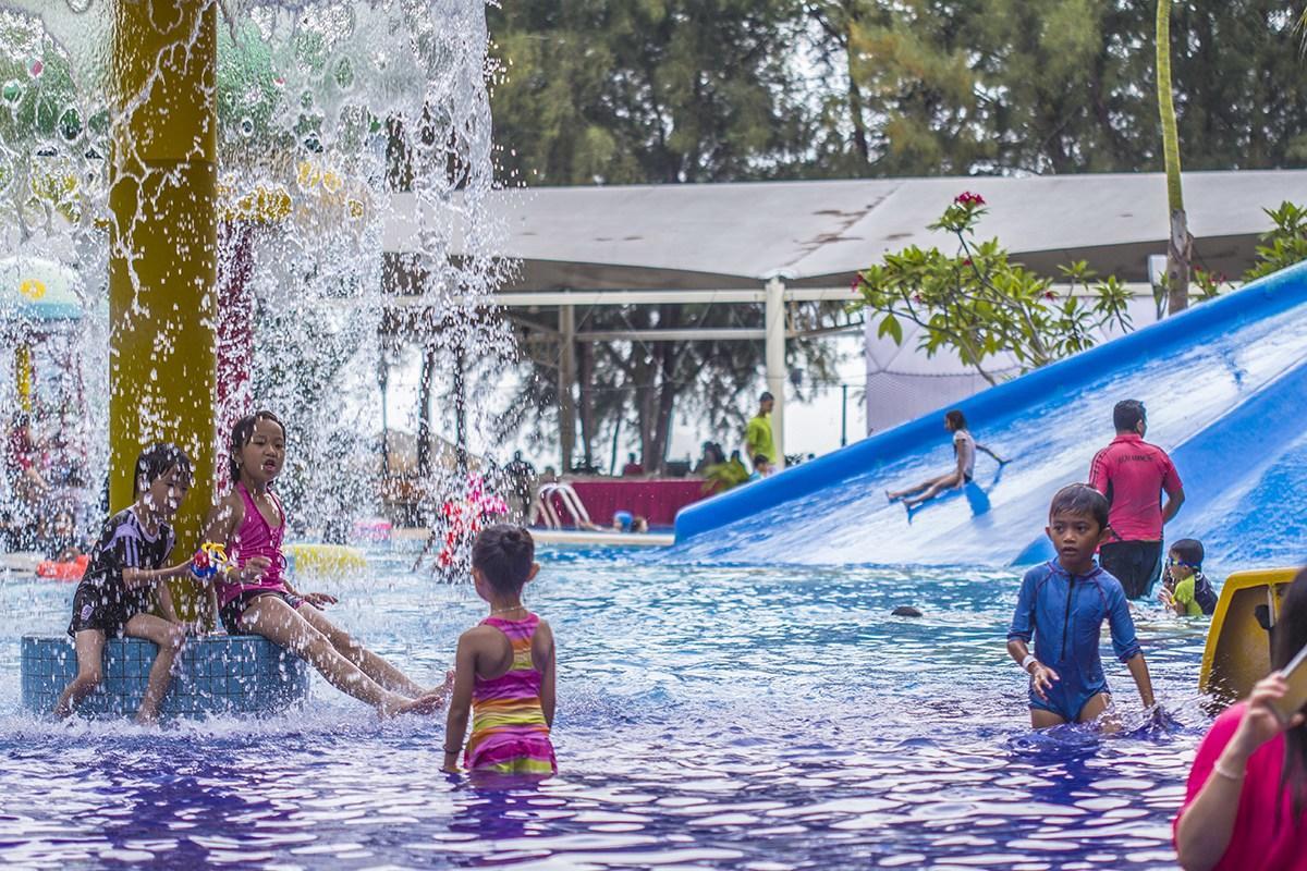 Qastury Gold Coast Morib Resort エクステリア 写真